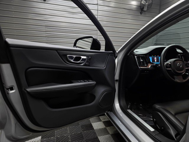 Used 2023 Volvo S60 T8 Plus AWD/4WD image 34