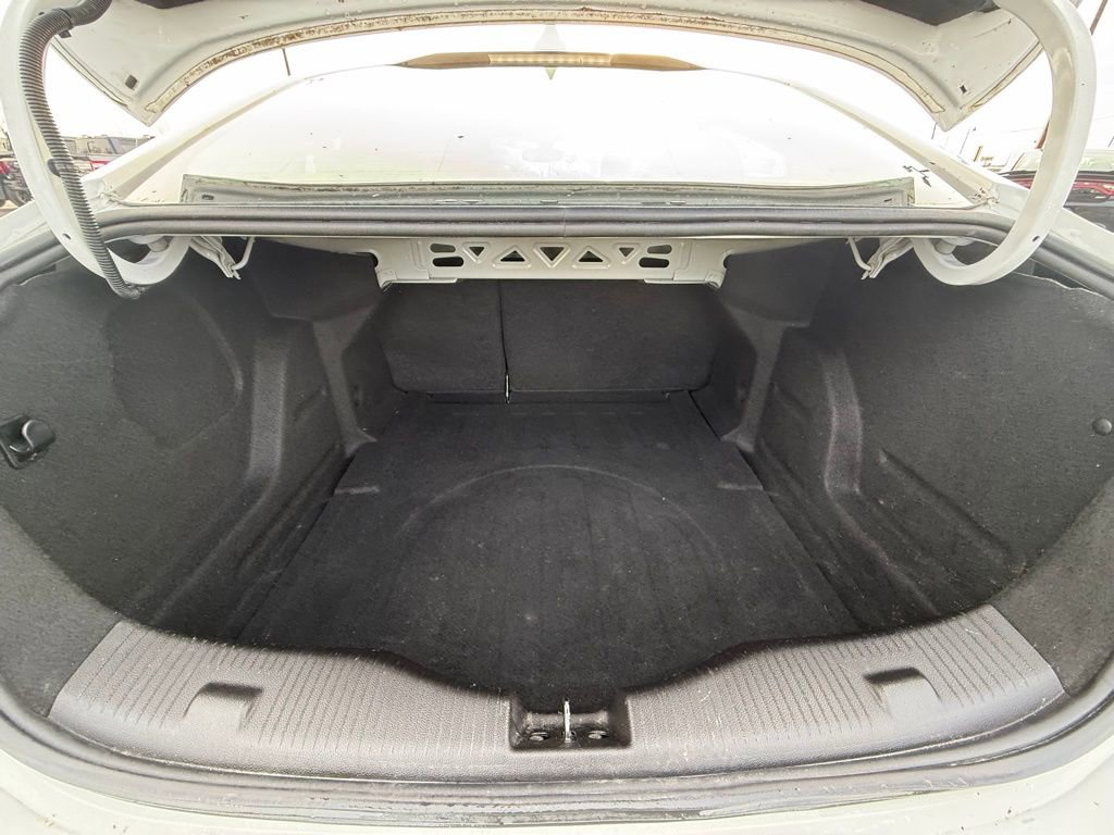 Used 2017 Chevrolet Cruze LT image 23