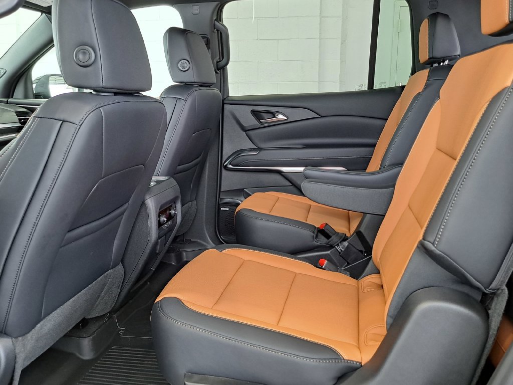 New 2027 Chevrolet Traverse Z71 w/ Enhanced Driving Package AWD/4WD image 13