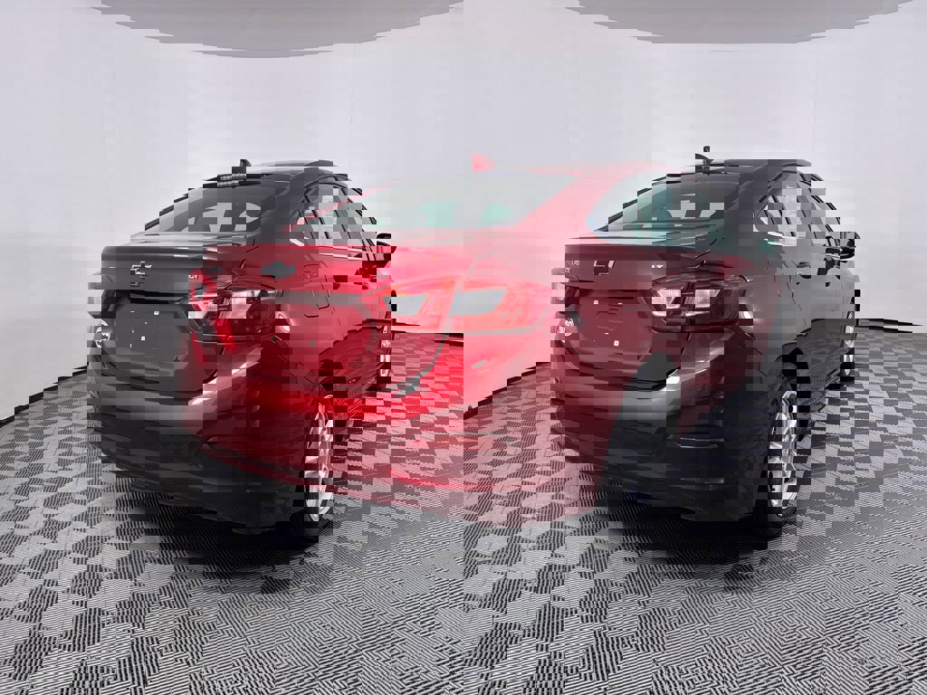 Used 2018 Chevrolet Cruze LT w/ Sun And Sound Package image 17