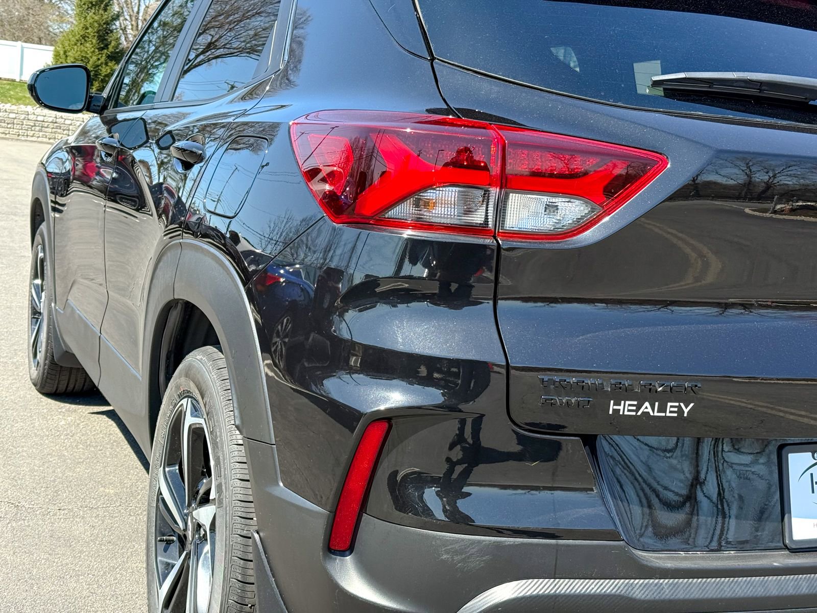 Used 2023 Chevrolet TrailBlazer RS w/ Sun and Liftgate Package image 9