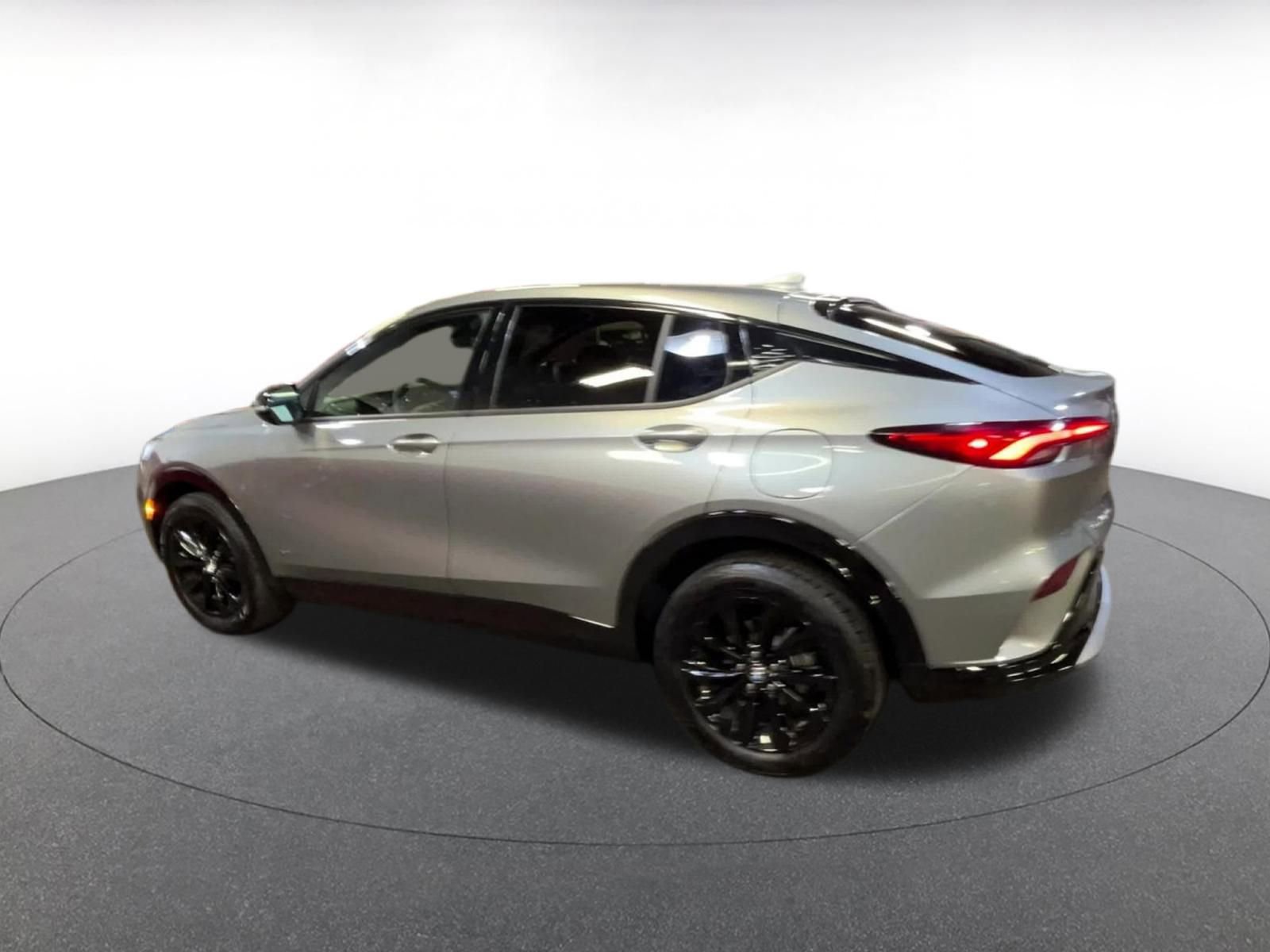 Used 2025 Buick Envista Sport Touring image 10