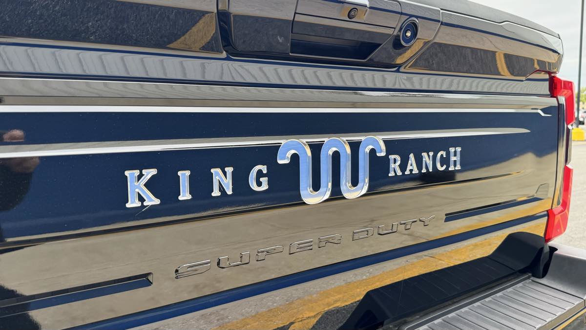 Used 2025 Ford F250 King Ranch w/ Chrome Package AWD/4WD image 59