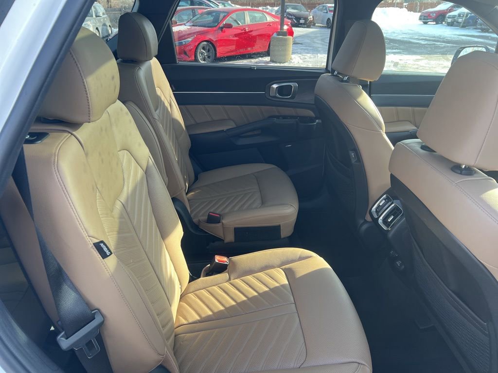 Certified 2025 Kia Sorento SX Prestige w/ Olive Brown Leather Package image 15