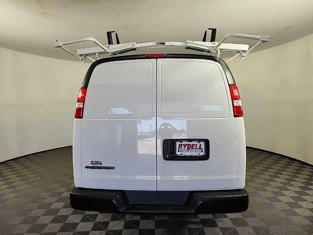 New 2025 Chevrolet Express 3500 w/ Driver Convenience Package image 9