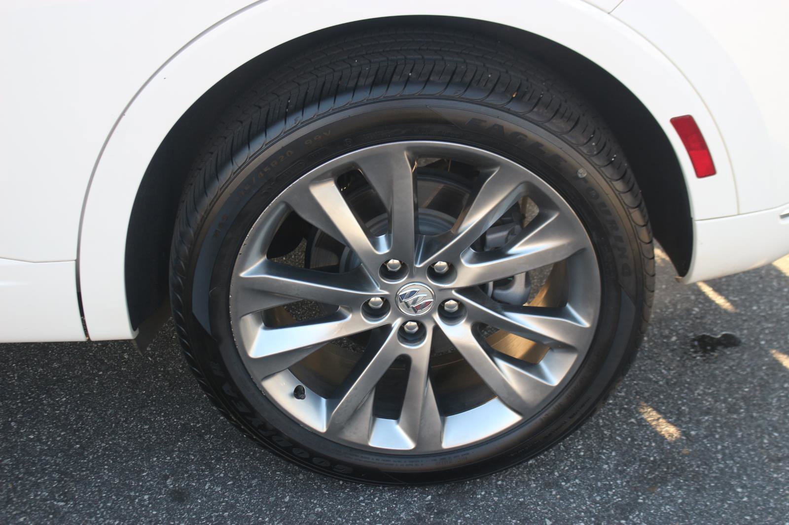 Used 2022 Buick Envision Avenir w/ Safety Package image 39