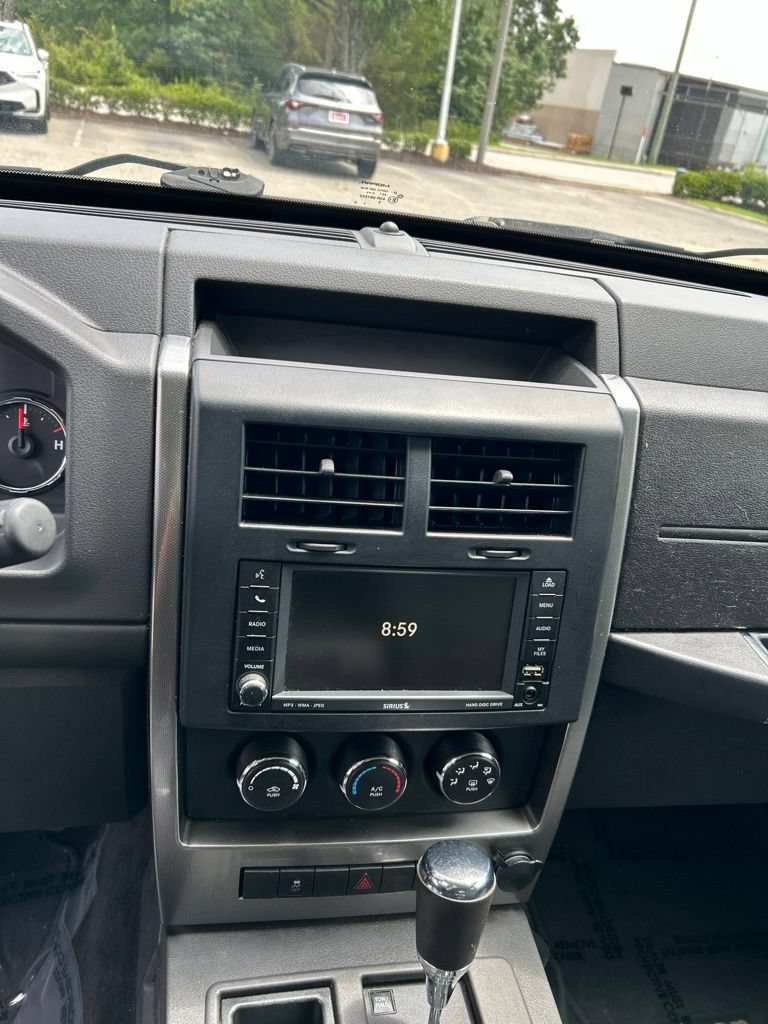 Used 2011 Jeep Liberty Sport RWD image 13