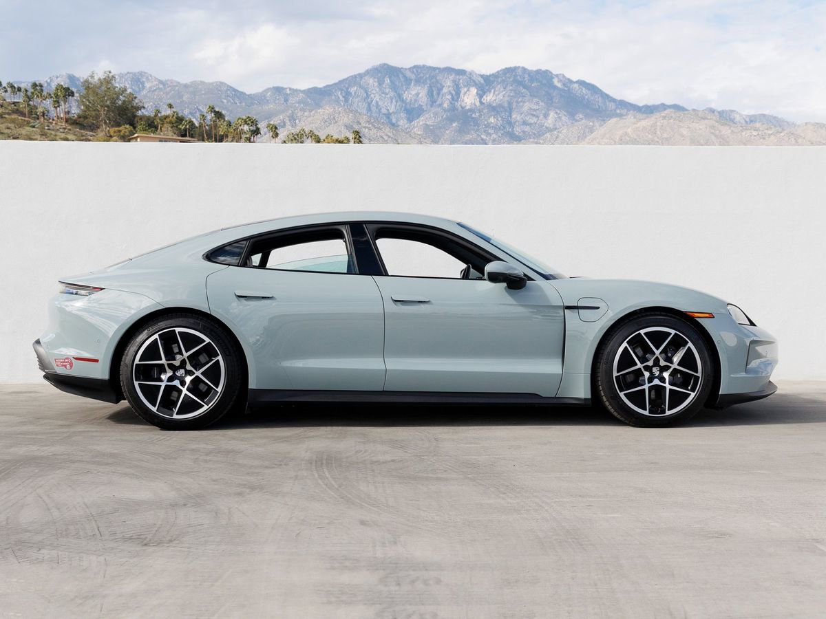 Used 2025 Porsche Taycan image 8