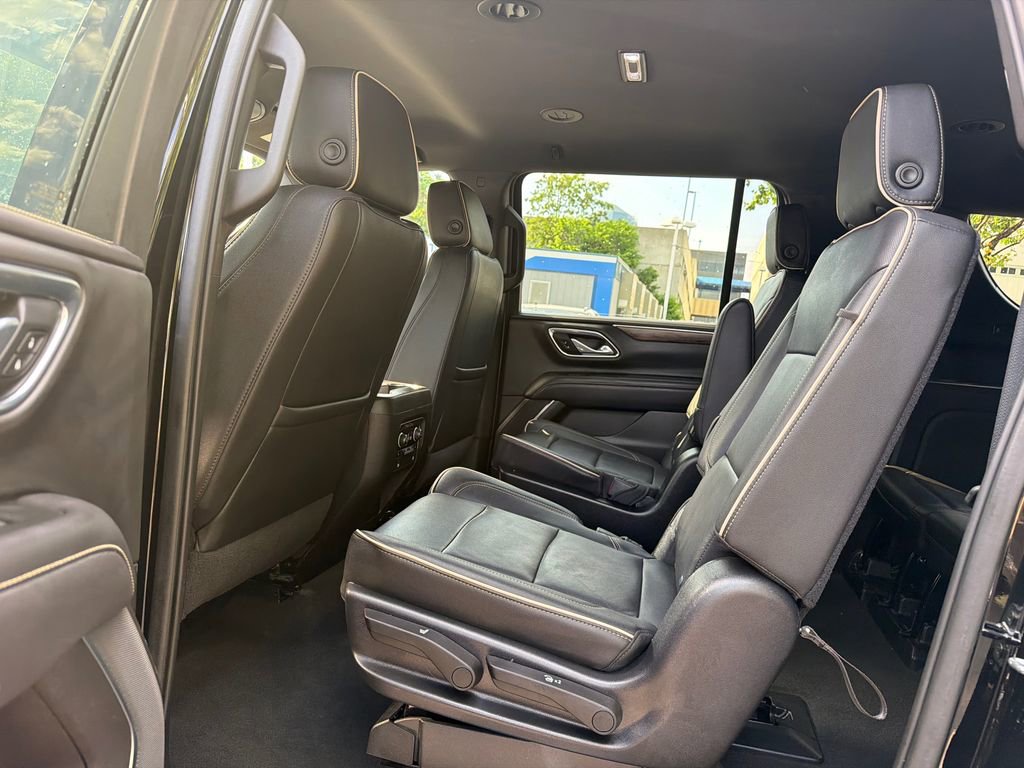 Used 2021 Chevrolet Suburban Premier AWD/4WD image 20