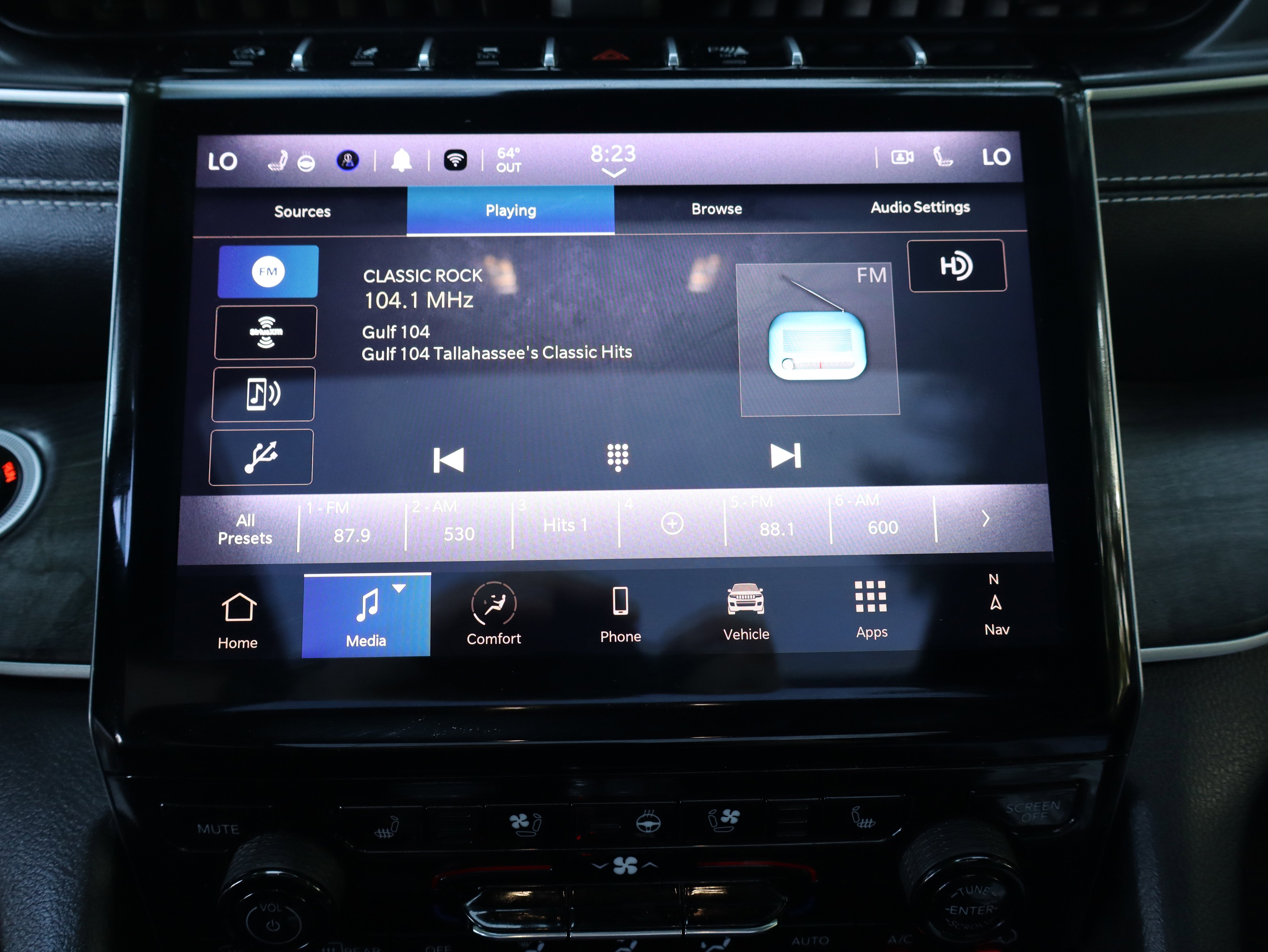 Used 2024 Jeep Grand Cherokee L Limited w/ Luxury Tech Group II AWD/4WD image 32
