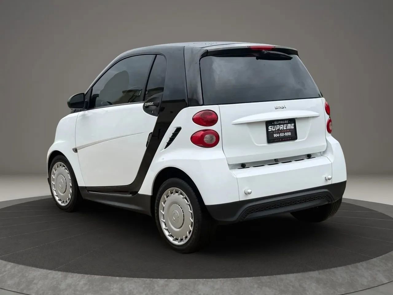 Used 2015 smart fortwo passion image 5