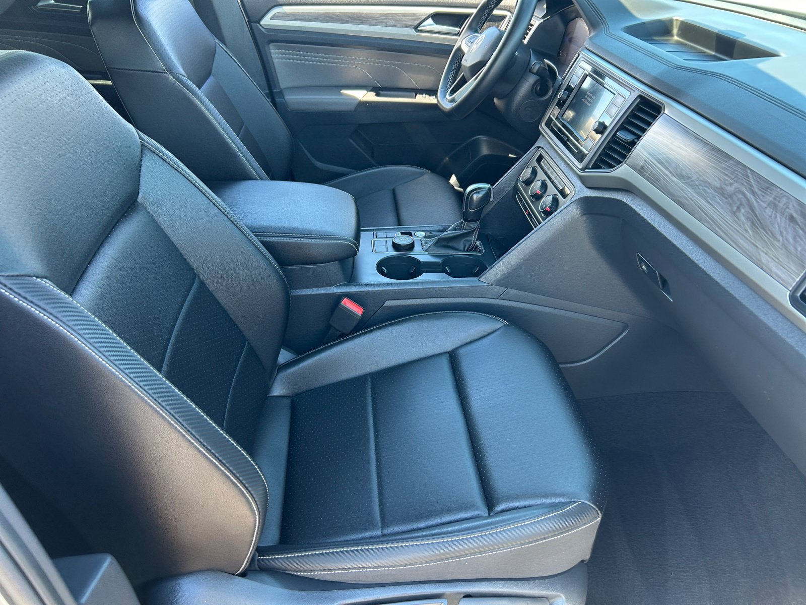Certified 2022 Volkswagen Atlas Cross Sport SE AWD/4WD image 18