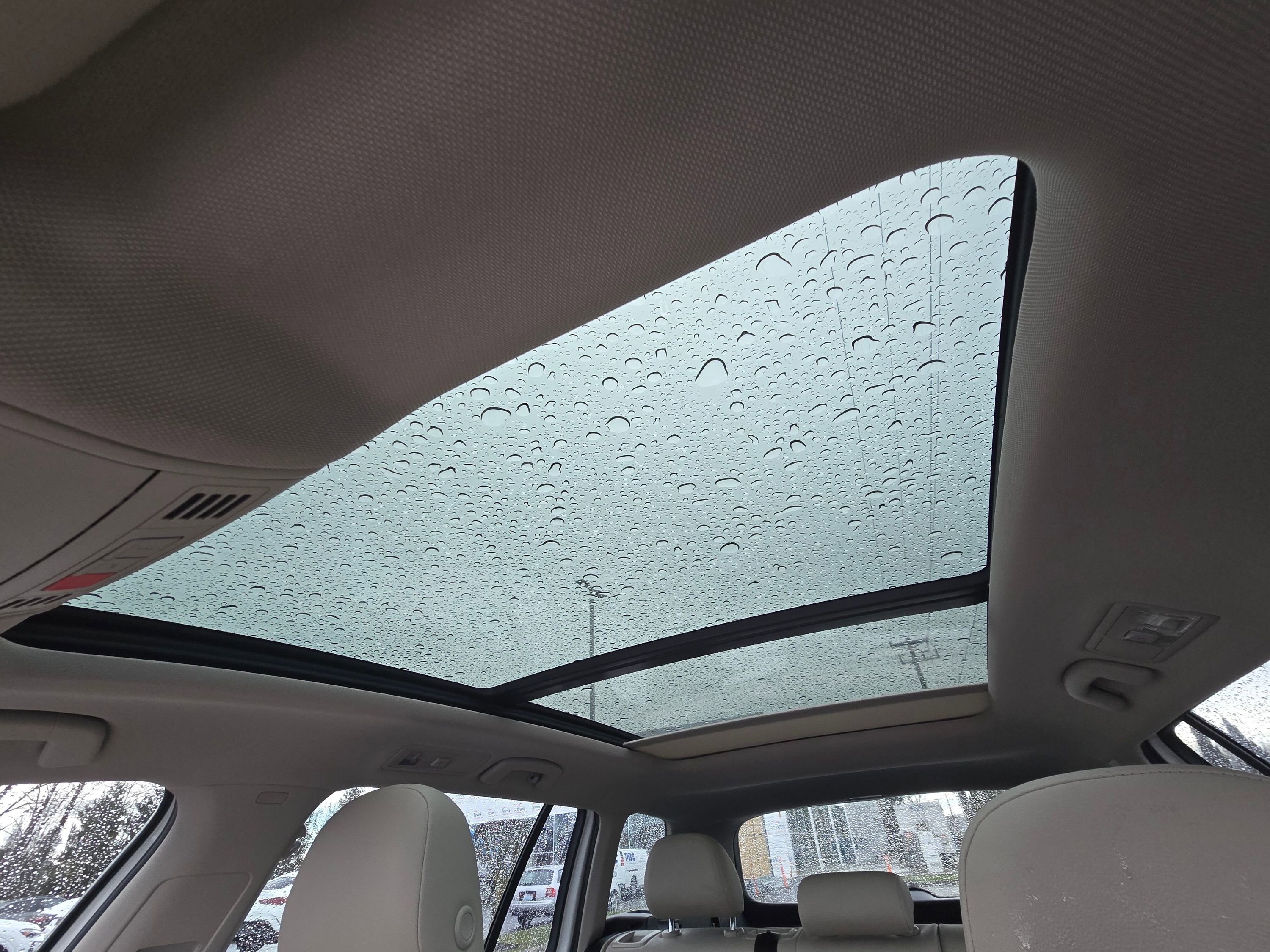 Used 2018 Volkswagen Golf SE image 42