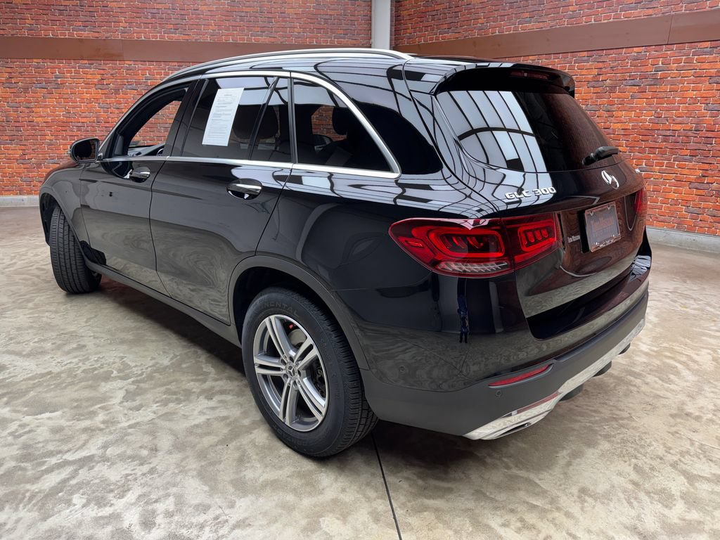 Used 2021 Mercedes-Benz GLC 300 4MATIC image 2