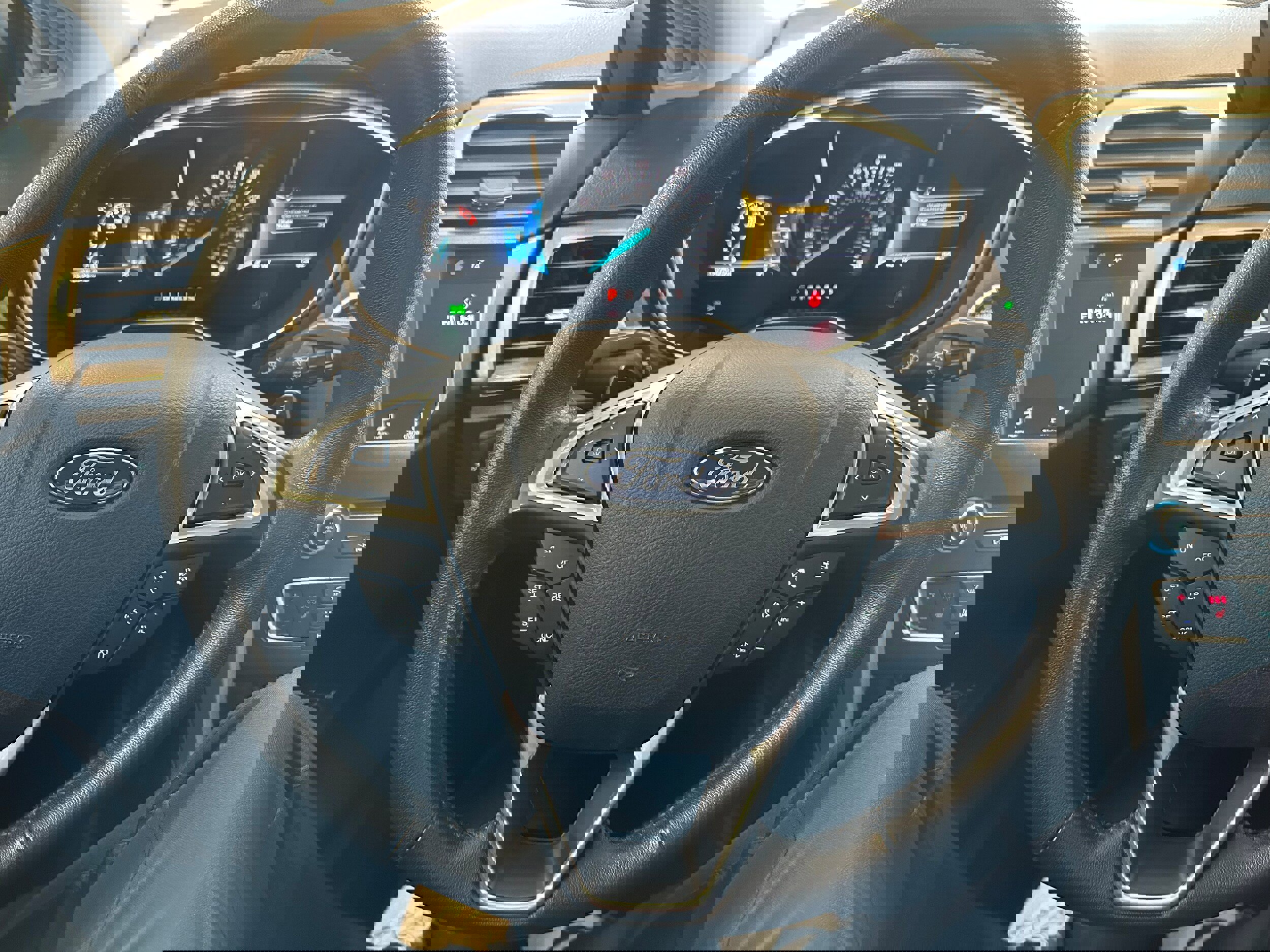 Used 2017 Ford Fusion SE w/ Fusion SE Technology Package image 22