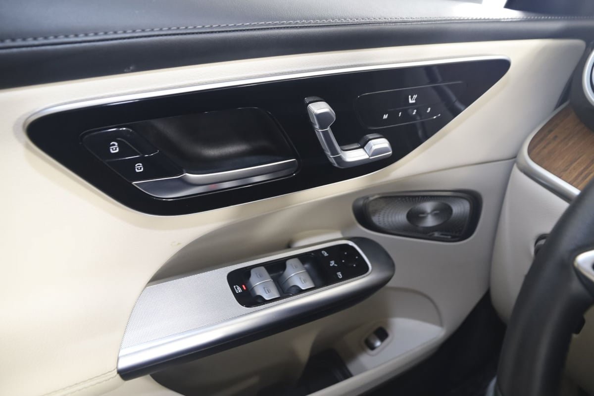 Used 2023 Mercedes-Benz GLC 300 4MATIC w/ Pinnacle Trim Package image 30