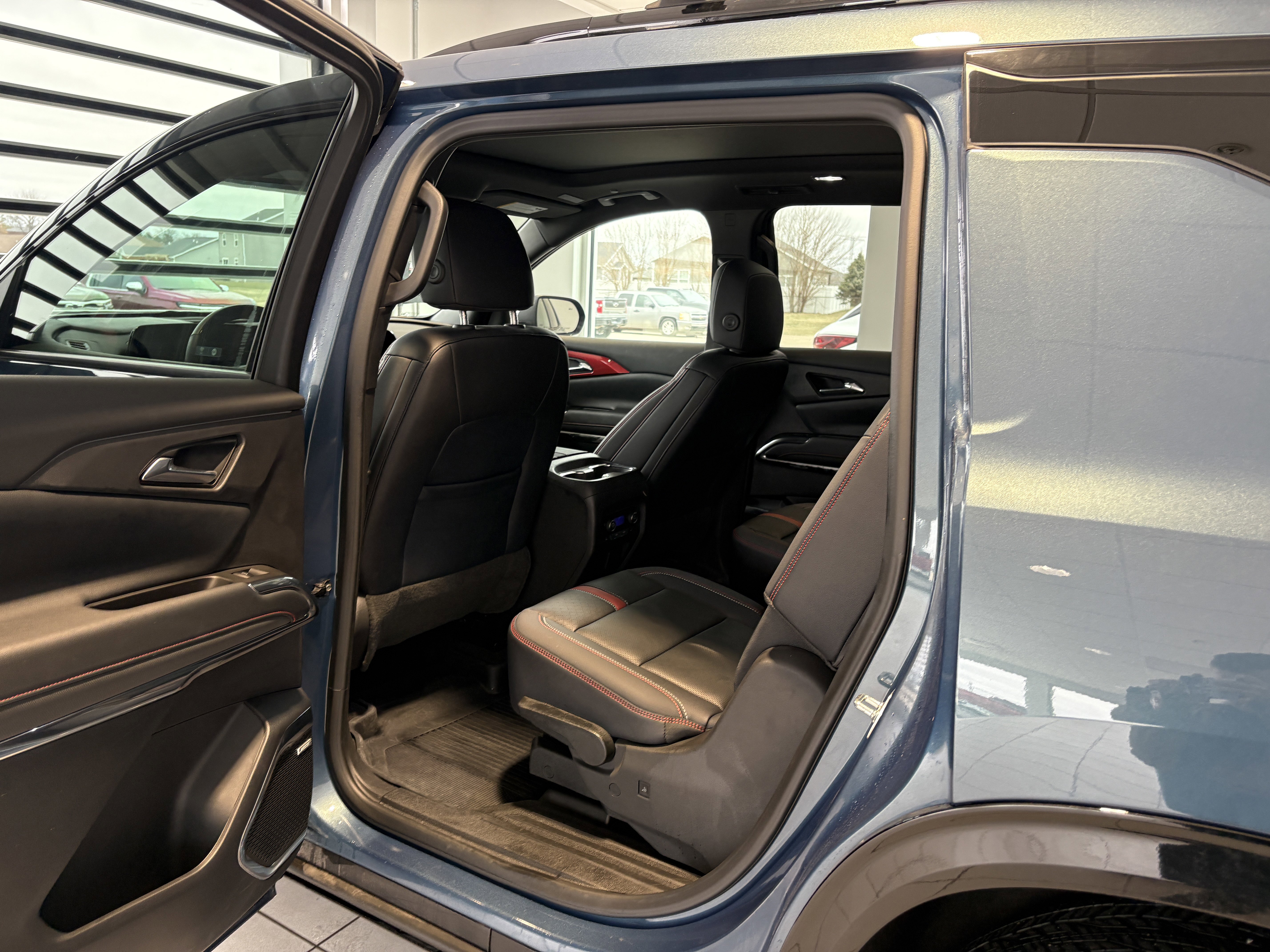 Used 2025 Chevrolet Traverse RS w/ LPO, Floor Liner Package image 20