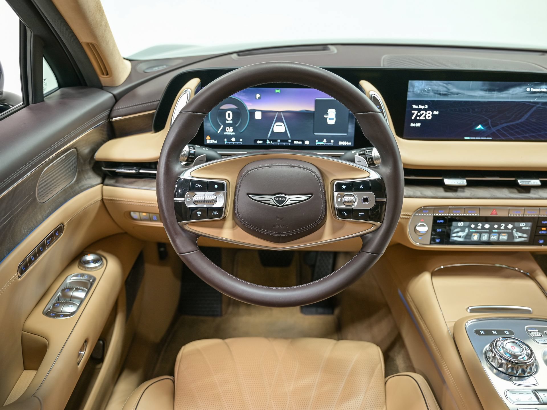 Used 2023 Genesis G90 3.5T AWD/4WD image 17