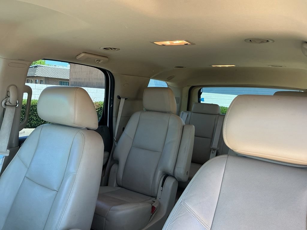 Used 2013 GMC Yukon SLT w/ SLT-2 Equipment Package AWD/4WD image 12
