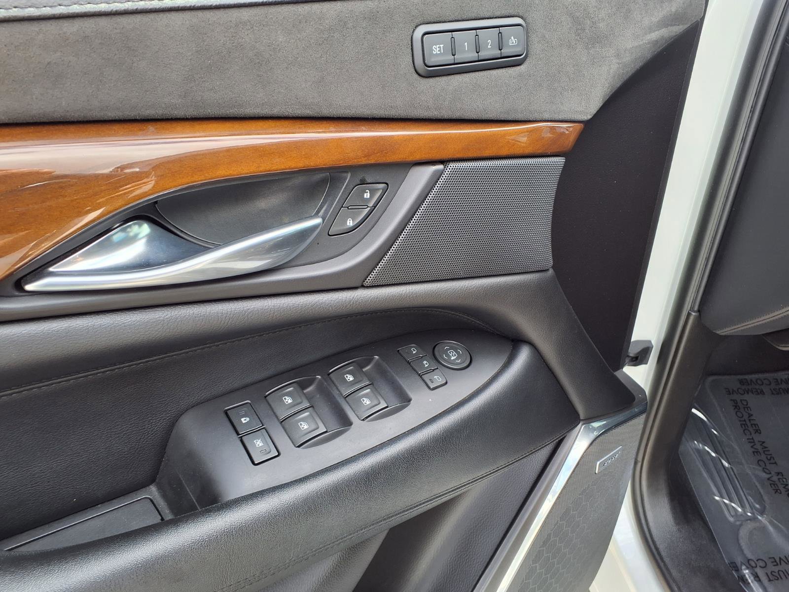 Used 2018 Cadillac Escalade Premium Luxury image 14