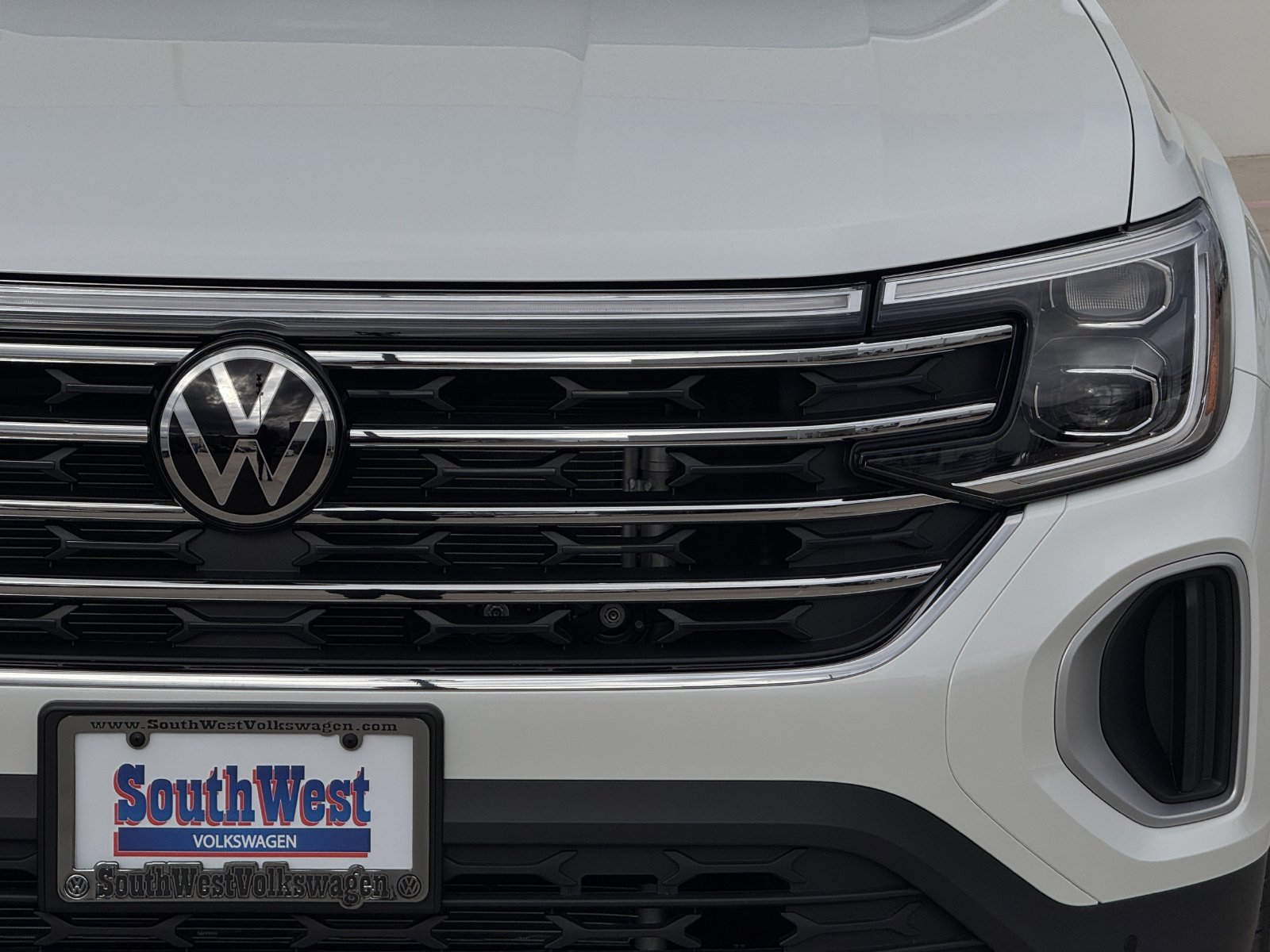 New 2026 Volkswagen Atlas SE FWD image 8