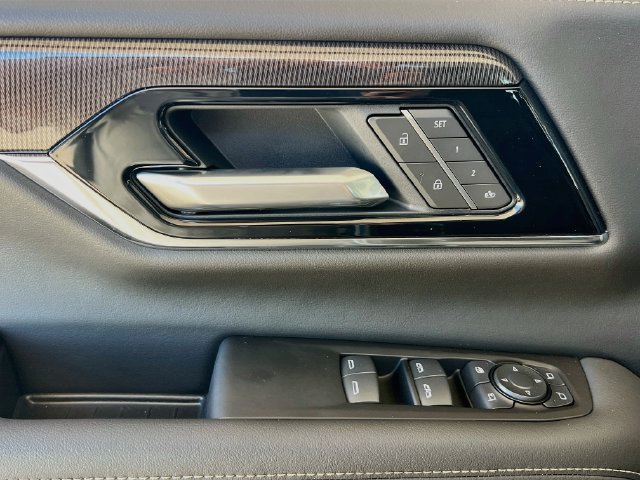 New 2026 GMC Yukon Elevation w/ Elevation Premium Package AWD/4WD image 13