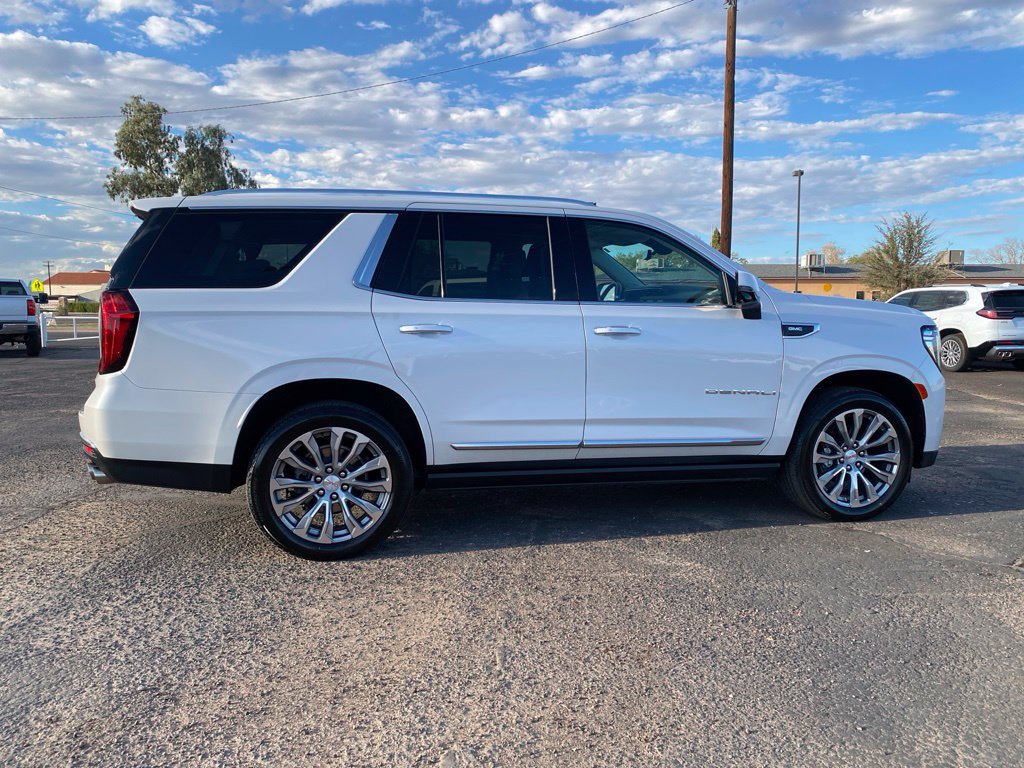 Used 2022 GMC Yukon Denali w/ Denali Ultimate Package AWD/4WD image 5