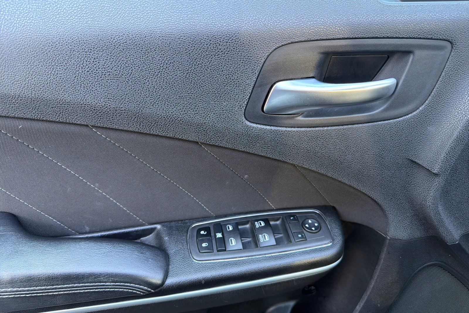 Used 2023 Dodge Charger SXT image 10