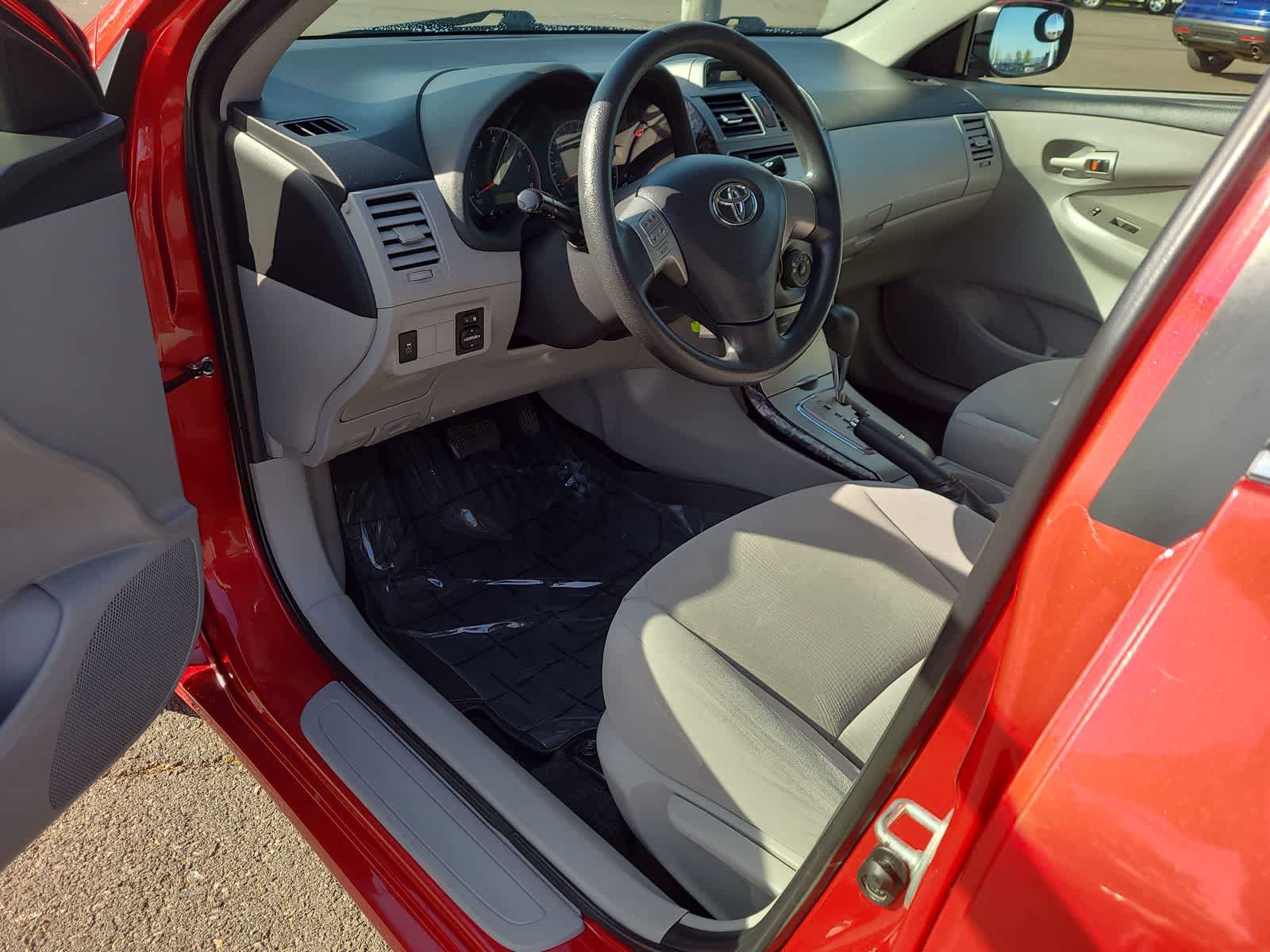 Used 2013 Toyota Corolla LE FWD image 10