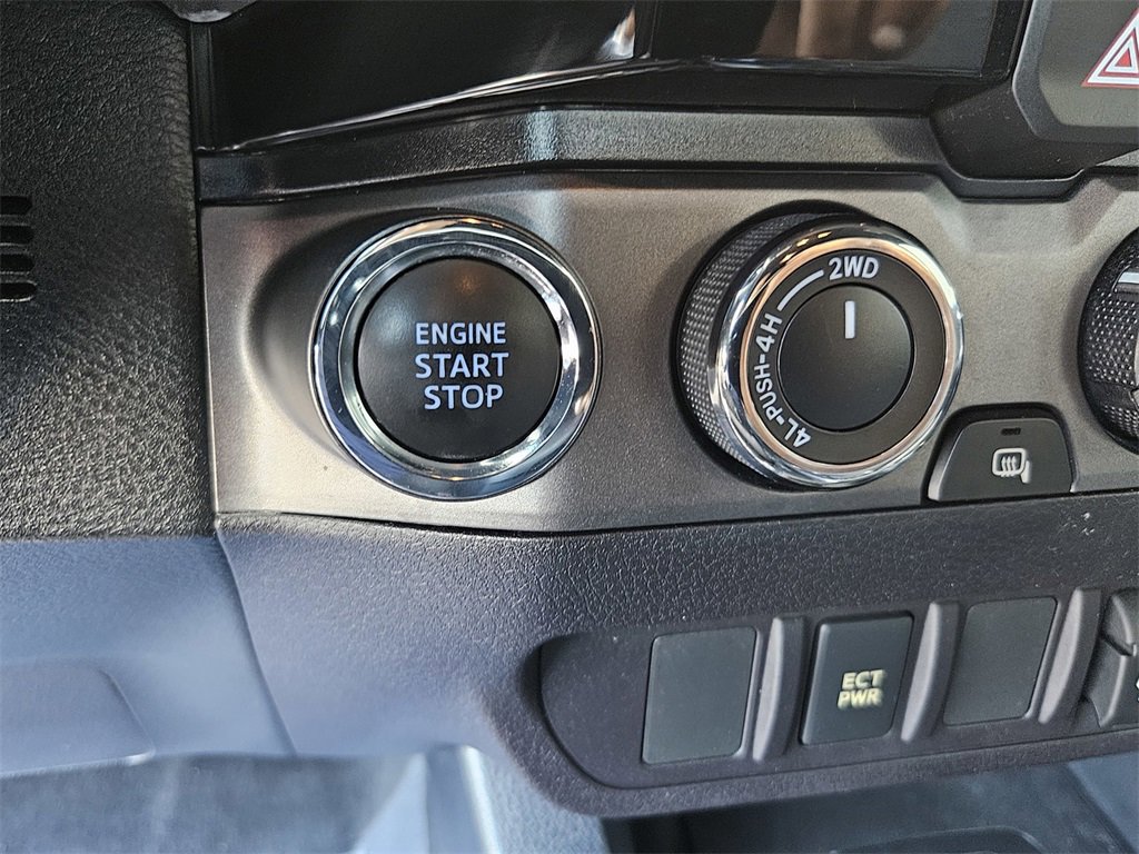 Used 2018 Toyota Tacoma TRD Sport image 17