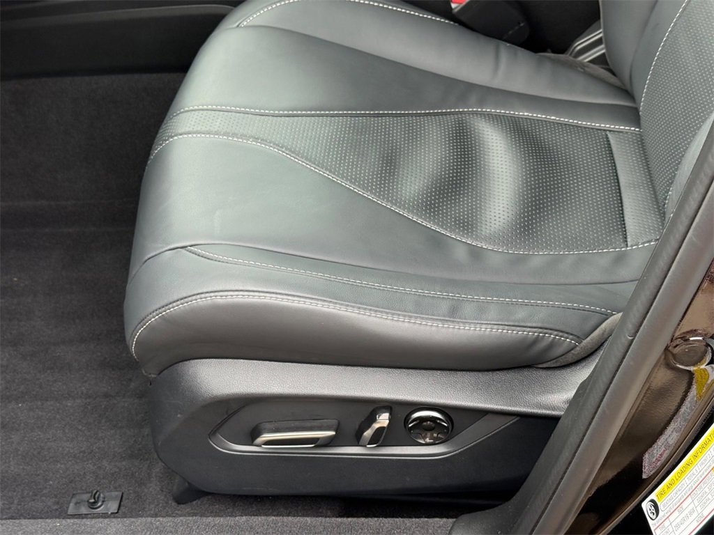 Certified 2025 Acura TLX w/ Technology Package image 23