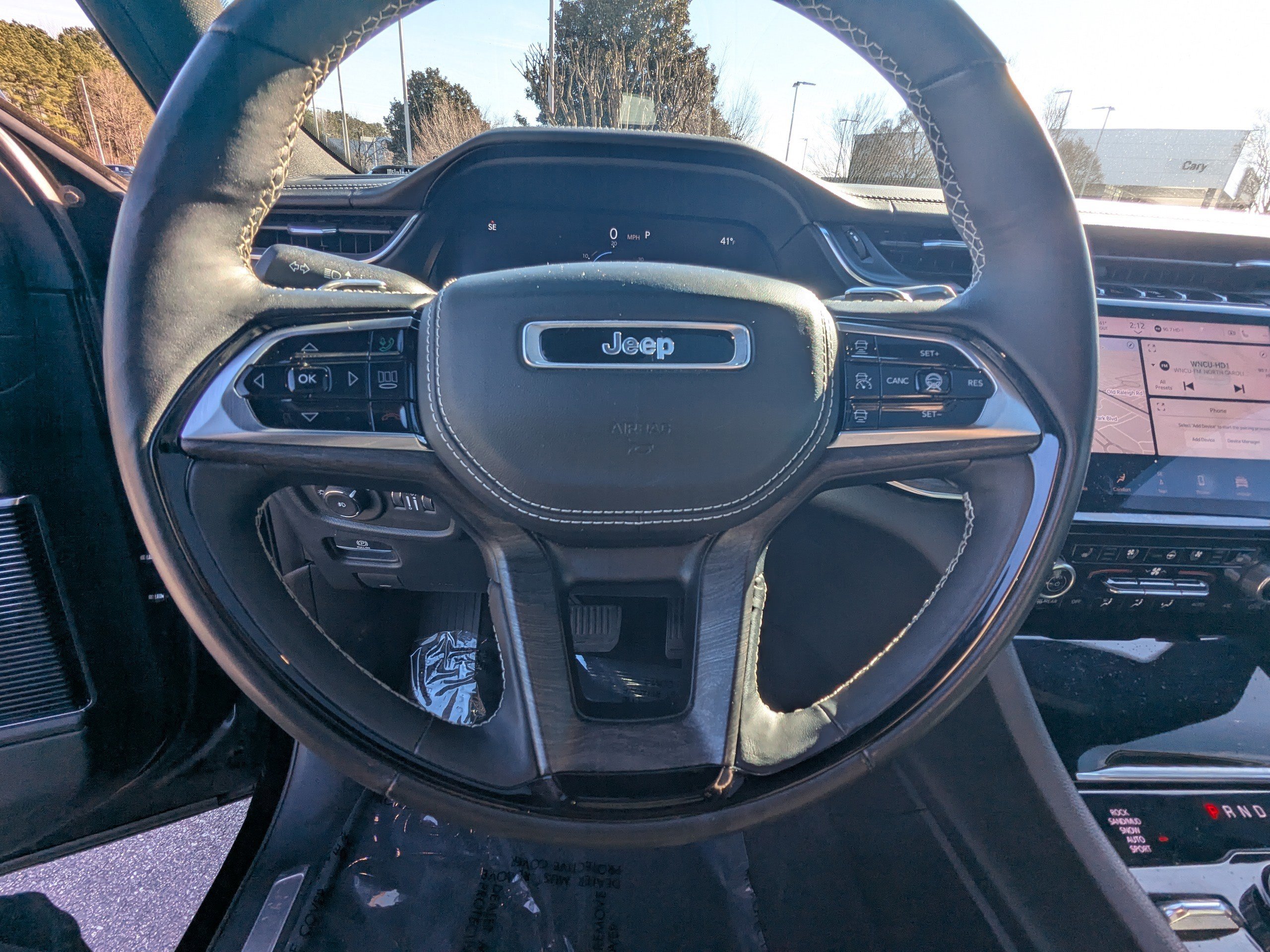 Used 2021 Jeep Grand Cherokee L Overland w/ Advanced Protech Group III image 22