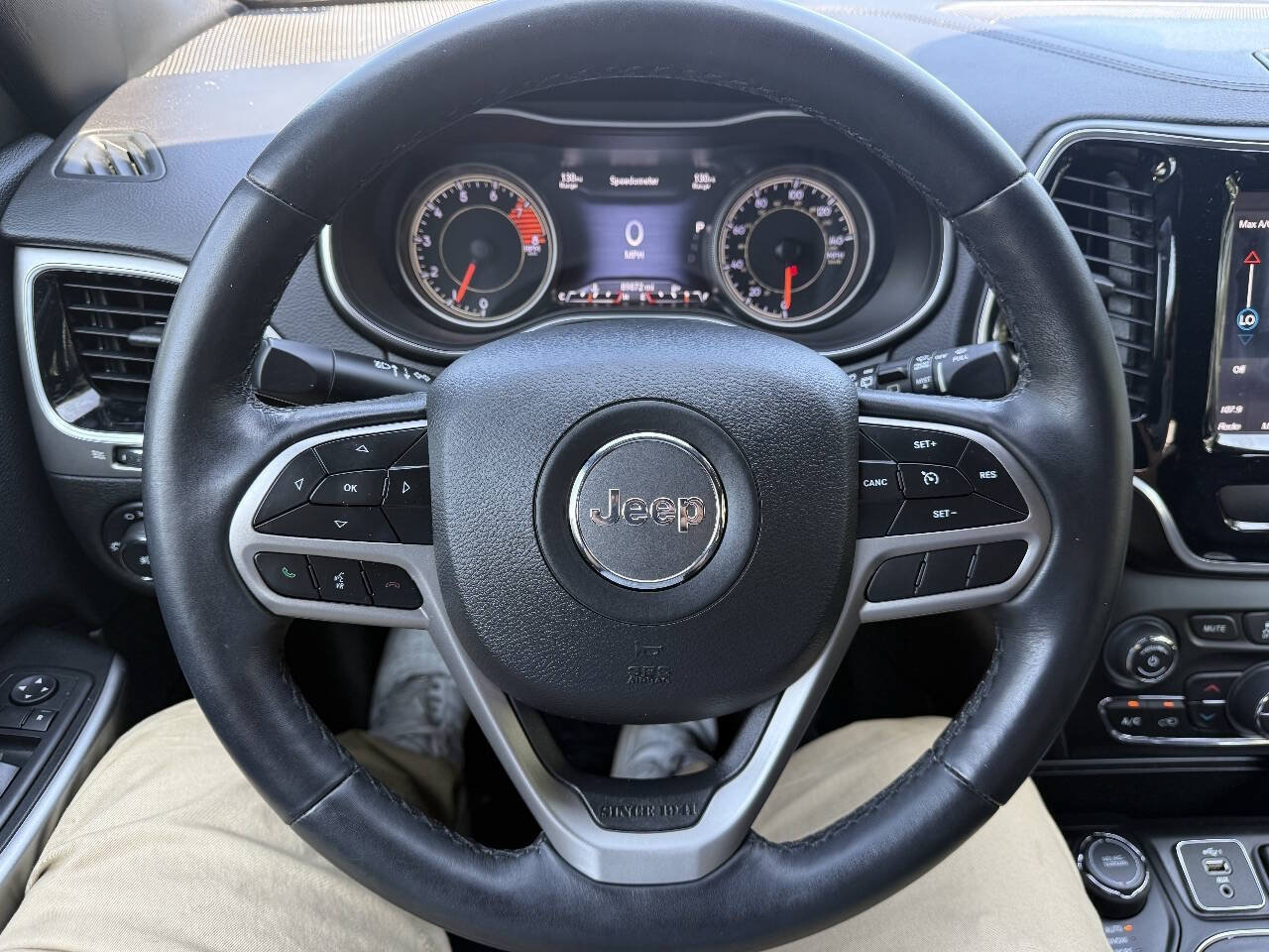 Used 2019 Jeep Cherokee High Altitude AWD/4WD image 13