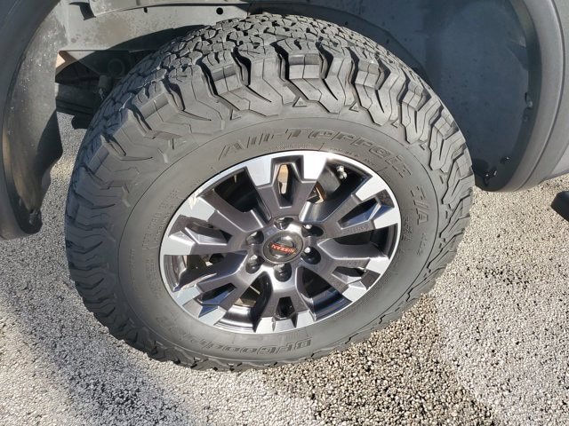 Used 2020 Nissan Titan PRO-4X w/ Pro-4x Convenience Package AWD/4WD image 9