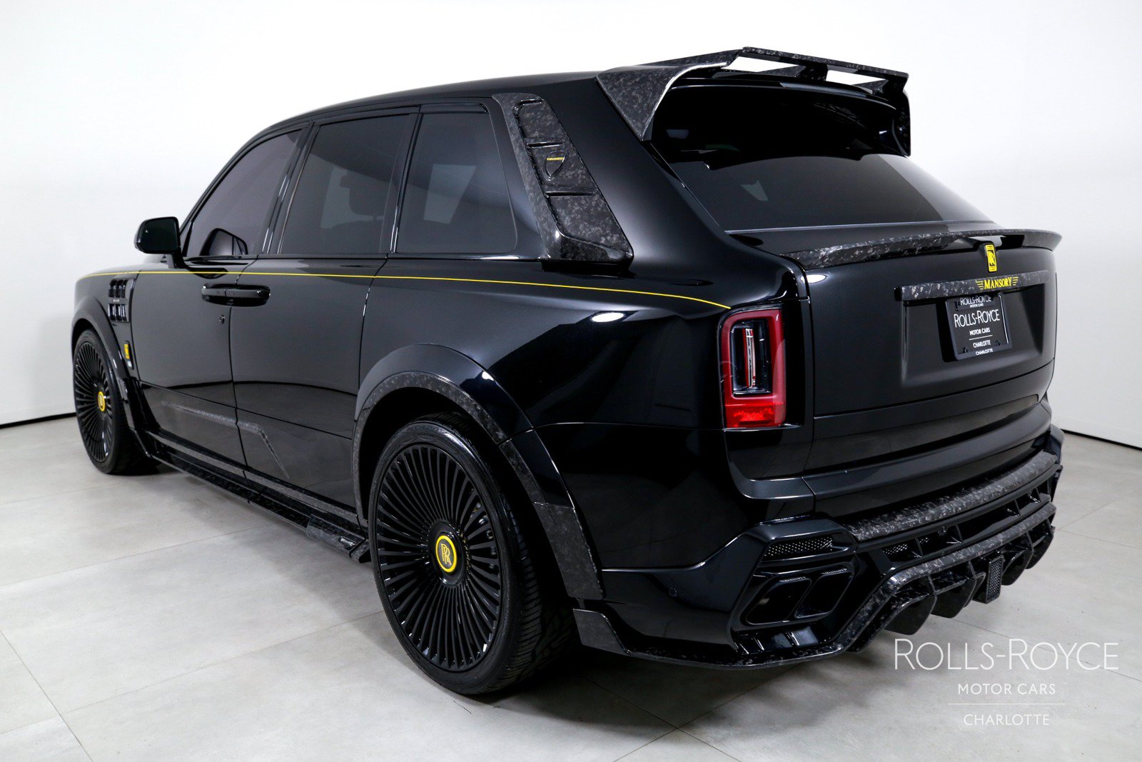 Used 2025 Rolls-Royce Cullinan AWD/4WD image 8