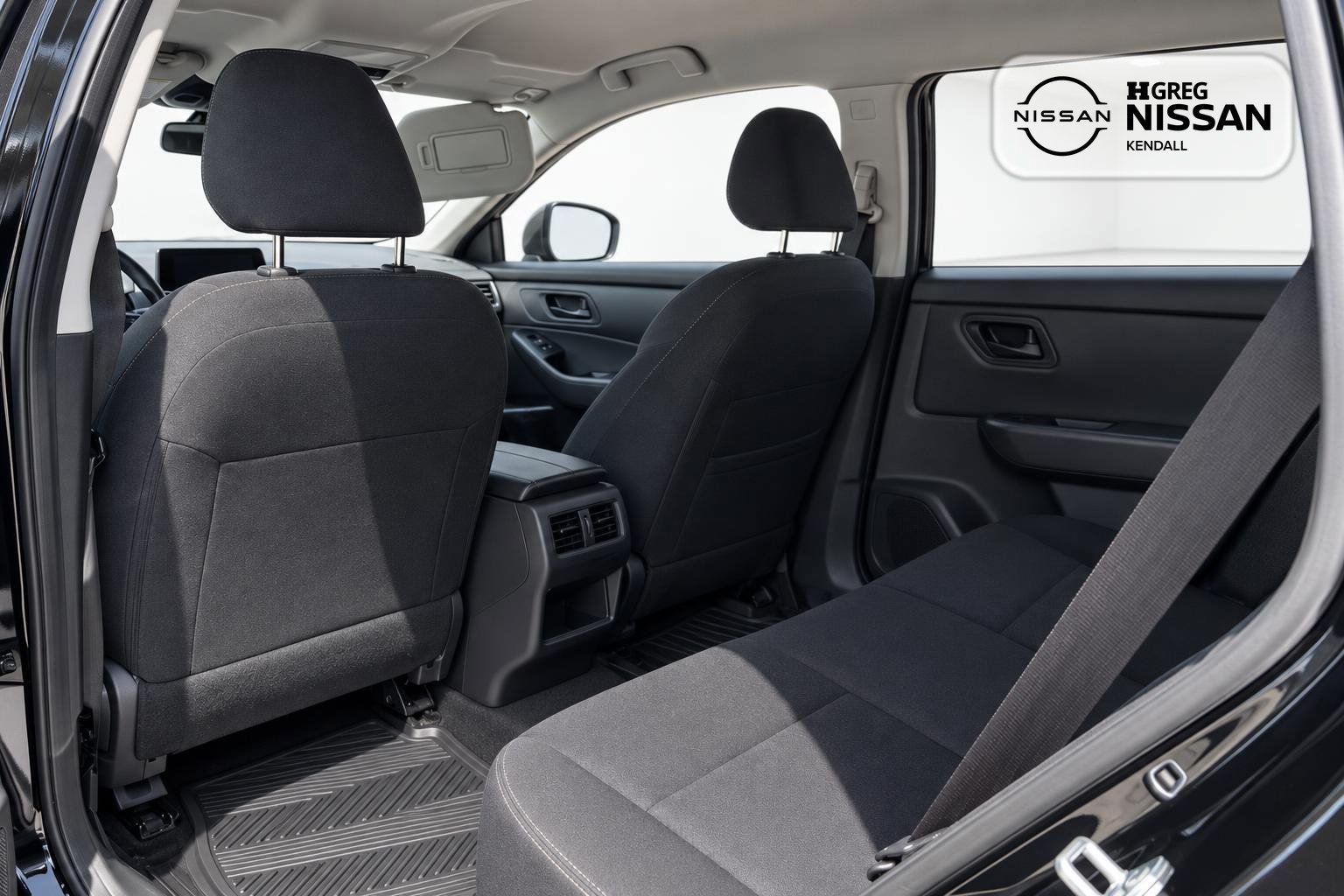 Used 2024 Nissan Rogue S FWD image 12