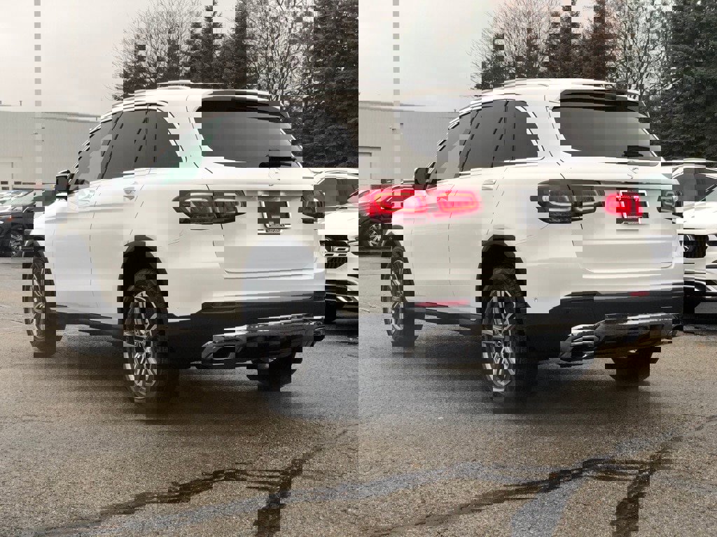 Used 2022 Mercedes-Benz GLC 300 GLC 300 w/ Driver Assistance Package image 4