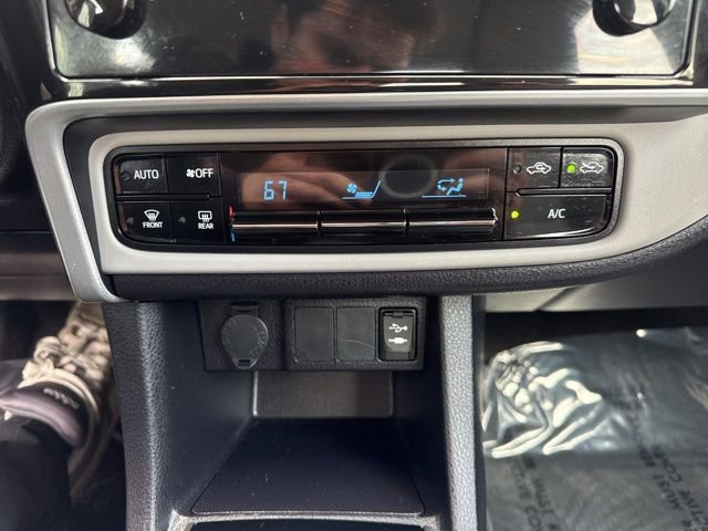Used 2019 Toyota Corolla LE w/ Body Protection Package FWD image 15