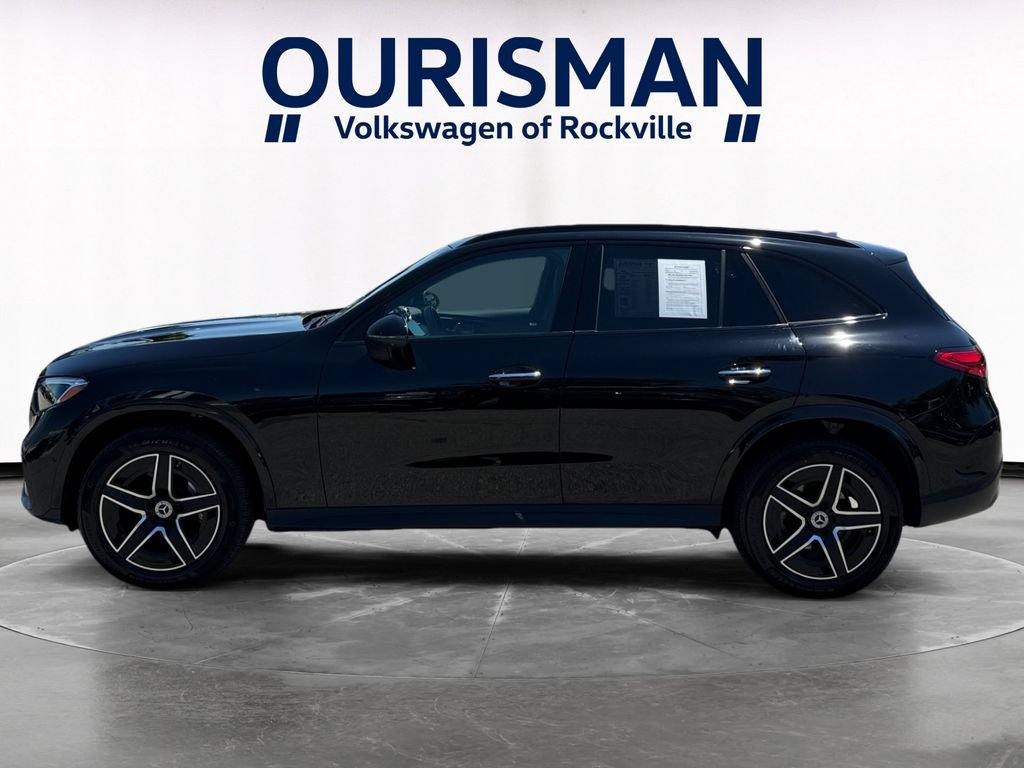 Used 2025 Mercedes-Benz GLC 300 4MATIC image 3