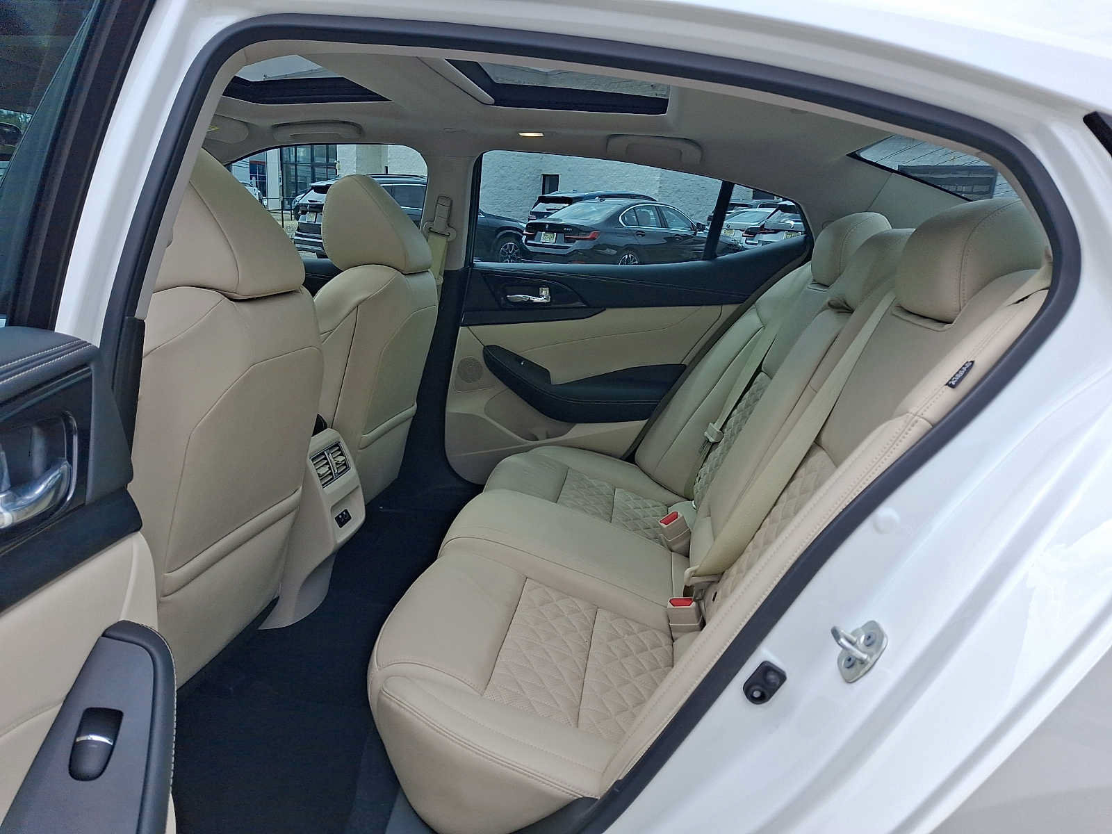 Used 2021 Nissan Maxima Platinum w/ Sport Mat Group FWD image 10