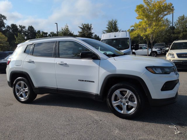 Certified 2023 Jeep Compass Latitude w/ Convenience Group AWD/4WD image 2