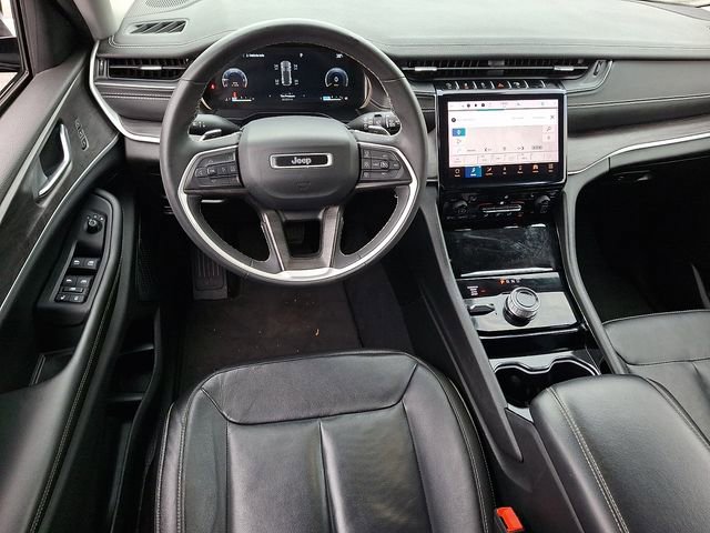 Used 2023 Jeep Grand Cherokee Limited image 11