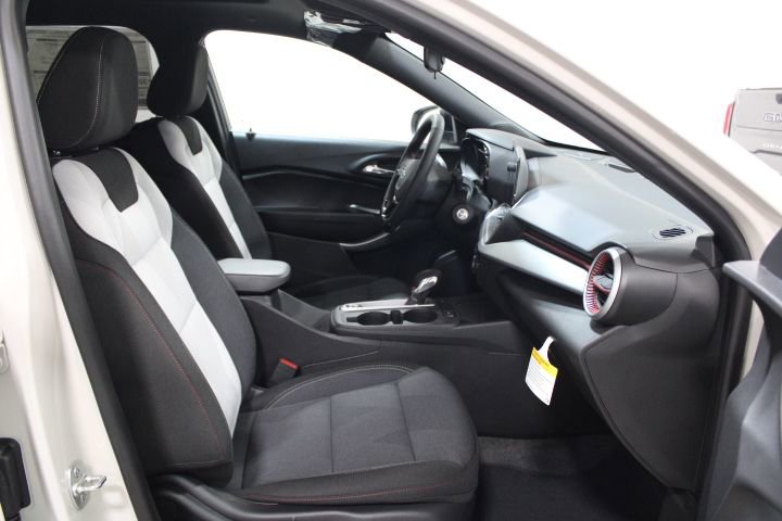 New 2026 Chevrolet Trax RS w/ Sunroof Package image 24