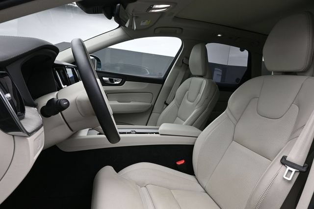 Used 2023 Volvo XC60 B5 Ultimate w/ Climate Package AWD/4WD image 10