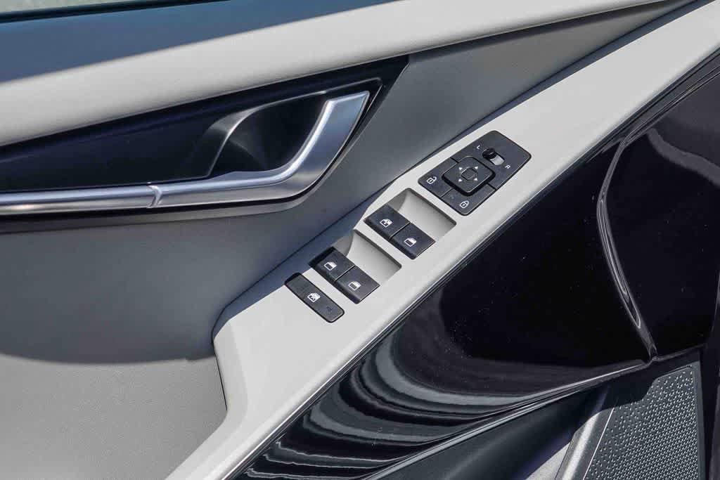 Certified 2023 Kia Niro Wind FWD image 20