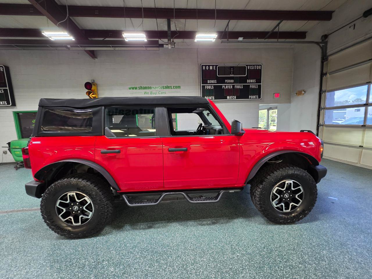 Used 2023 Ford Bronco 4-Door AWD/4WD image 5