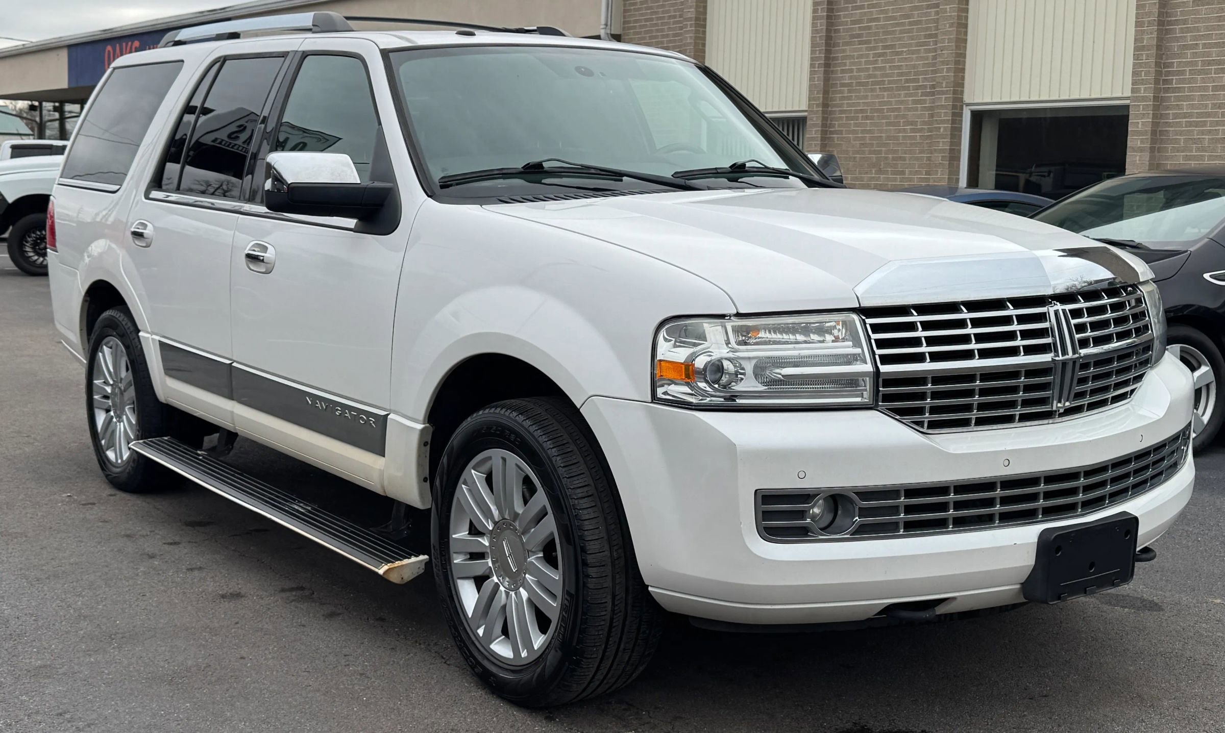 Used 2013 Lincoln Navigator 4WD w/ HD Trailer Tow Pkg image 3