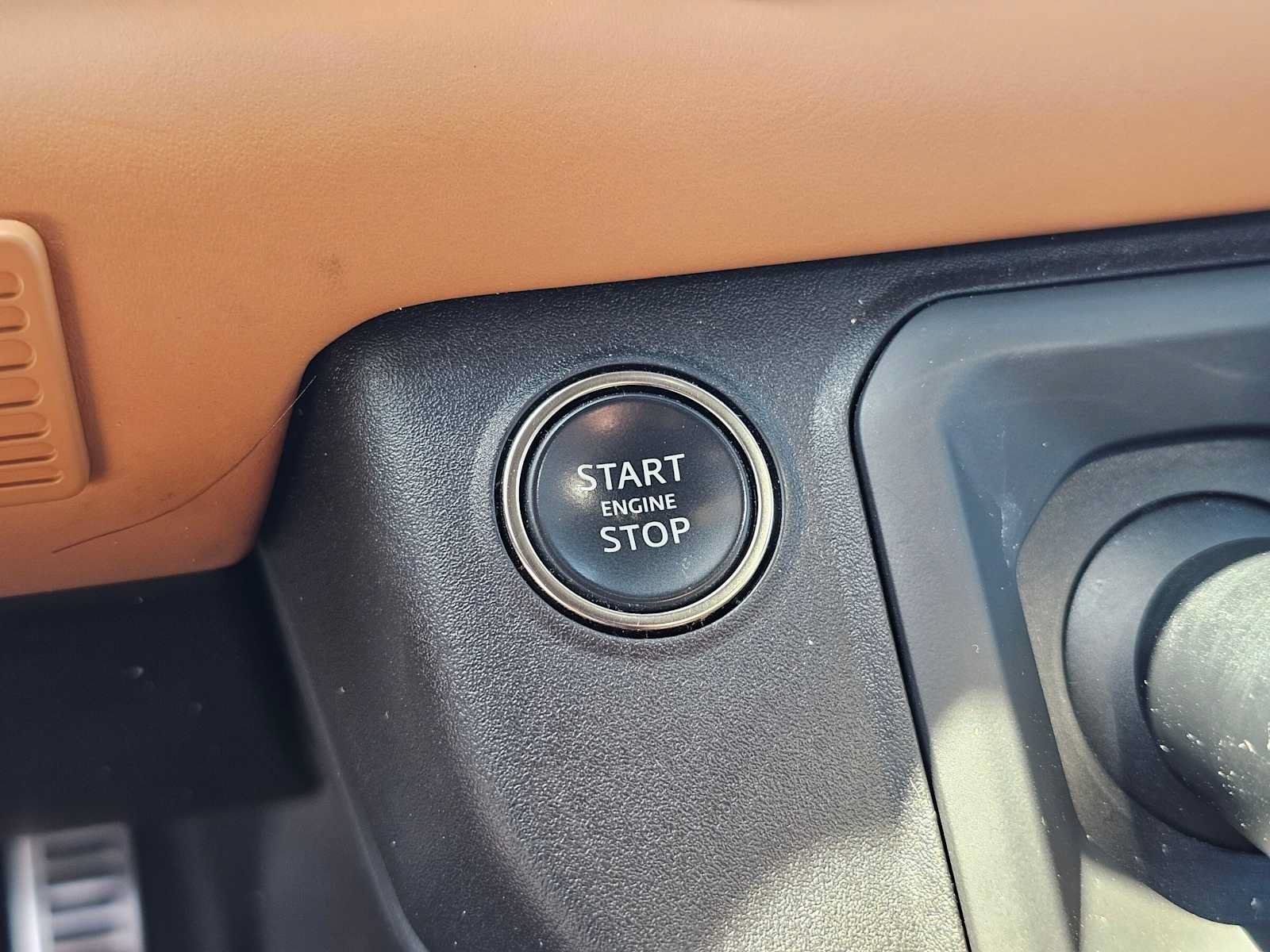 Used 2023 Land Rover Defender 130 X AWD/4WD image 32
