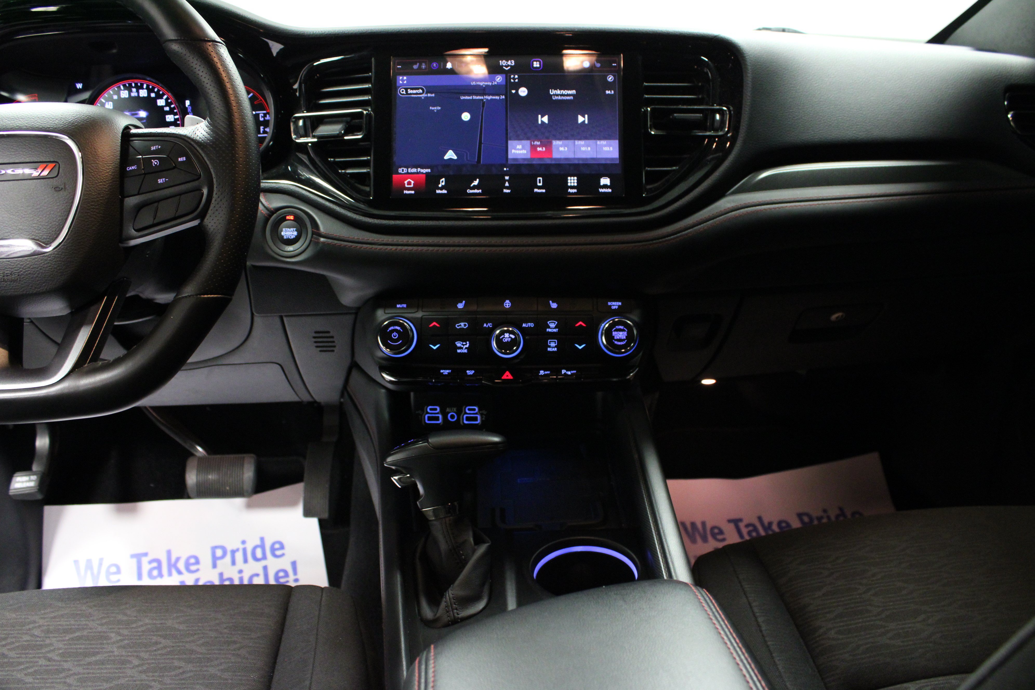 Used 2023 Dodge Durango R/T w/ Blacktop Package AWD/4WD image 19