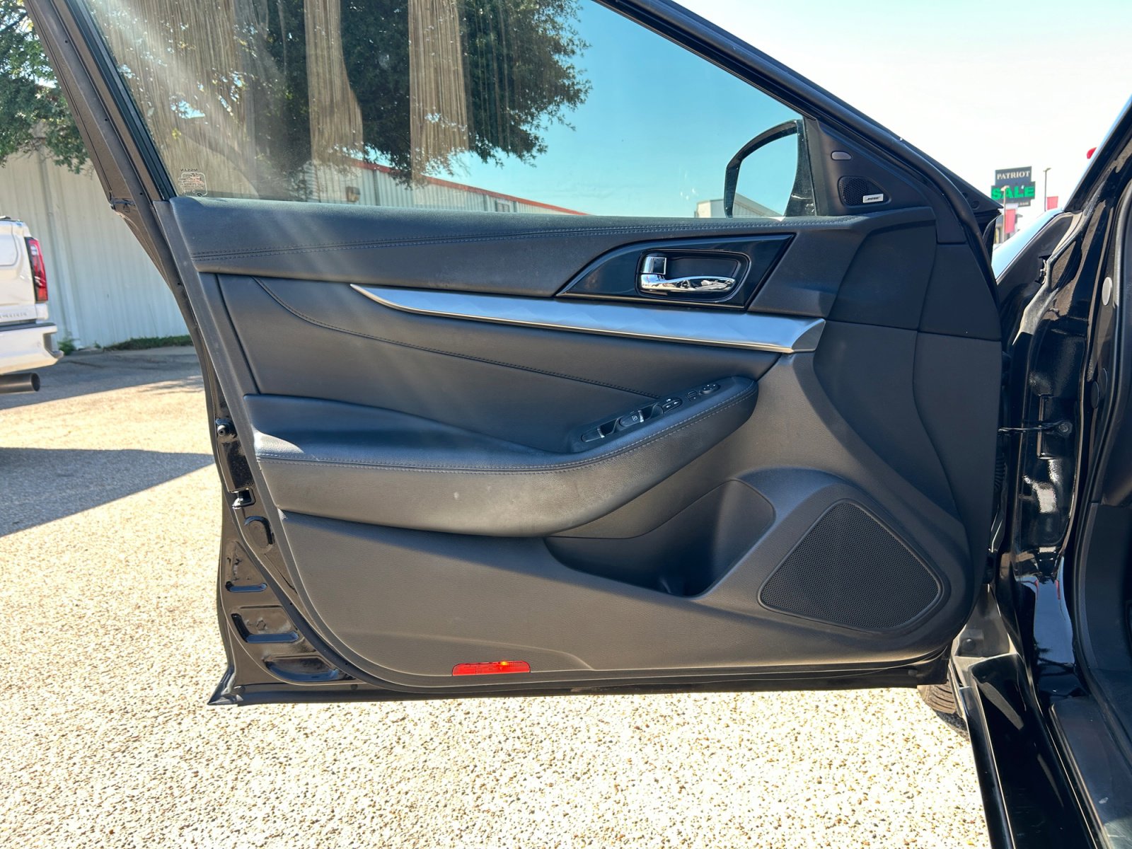 Used 2017 Nissan Maxima SR w/ Midnight Edition image 25